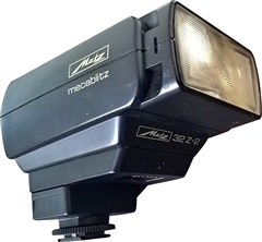 フィルムカメラ Metz mecablitz 32 Z-2 Metz Mecablitz 32 Z-2 Flash Overview. Test Metz 32 Z-2 | Happy